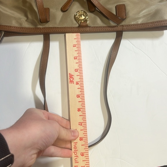 Michael Kors Kempton Tote Nylon Beige Brown Faux Leather Gold Hardware - Picture 14 of 14